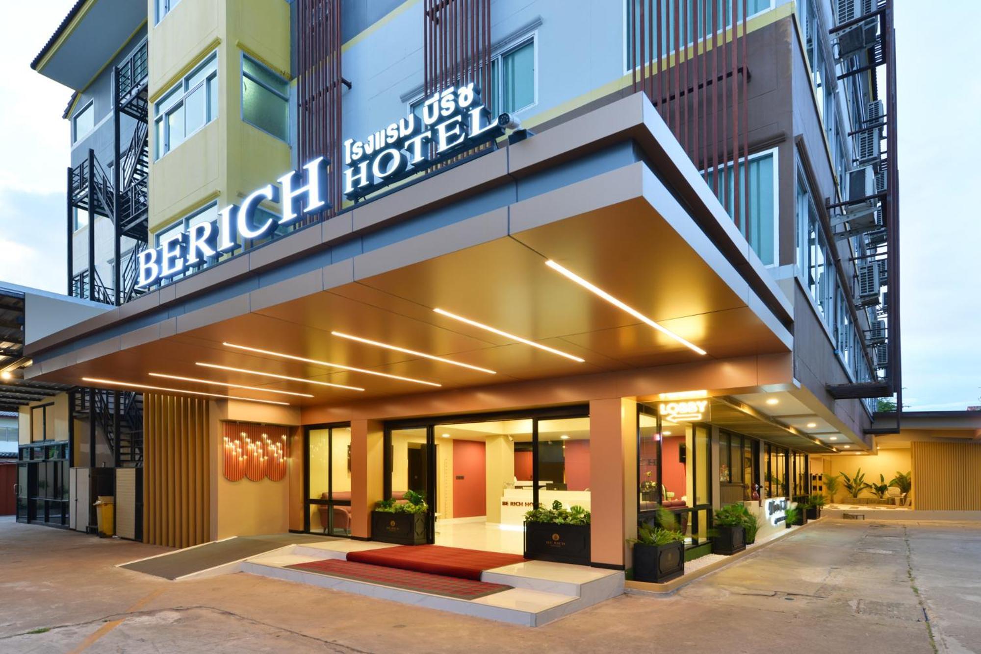 Berich Hotel Tak Exterior photo